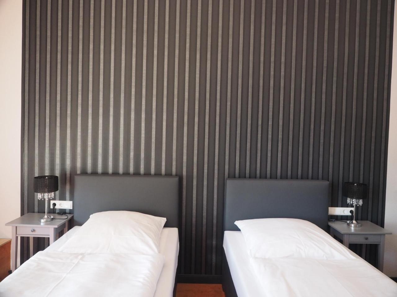 Hotel Kipphut Sarstedt Eksteriør bilde